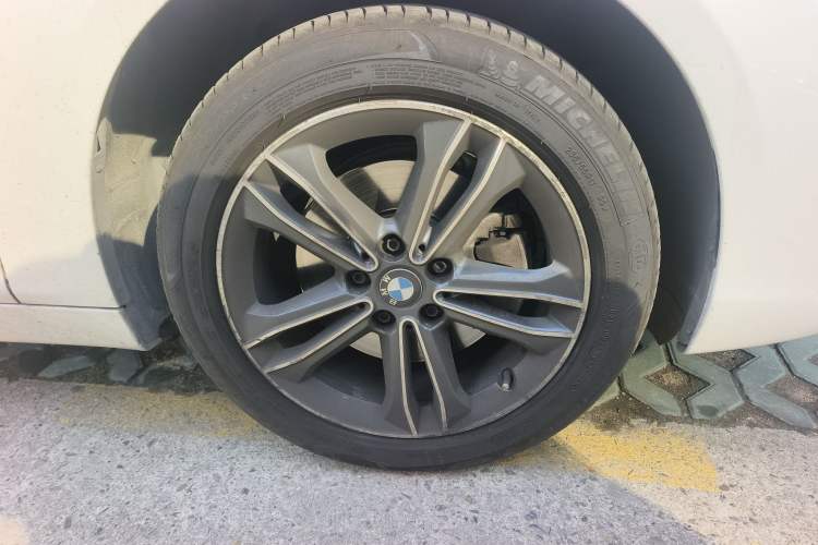 Used BMW 2 Series Gran Tourer 2018 220i Luxury Sports Package Right Front Wheel Hub