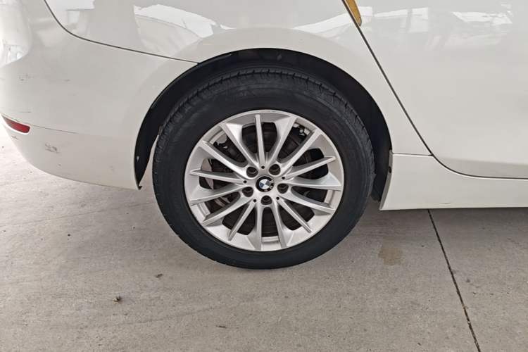 Used BMW 2 Series Gran Tourer 2018 220i Leading Model Right Rear Wheel Hub