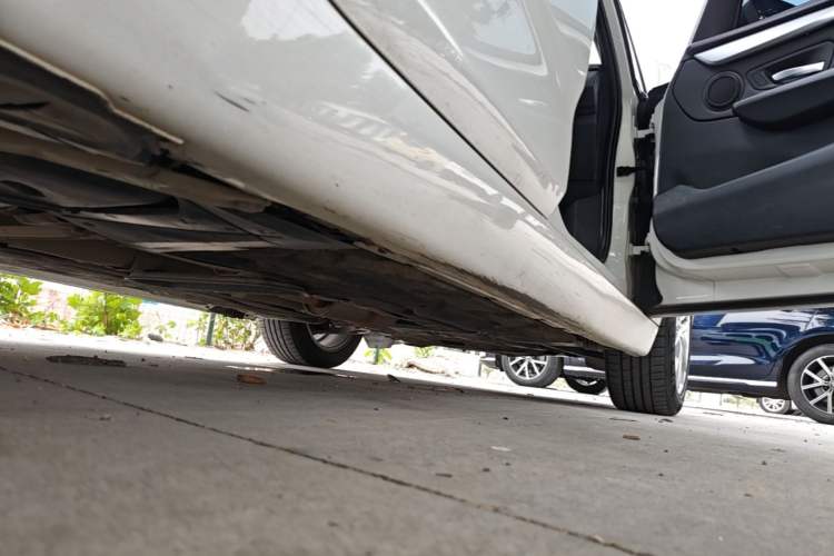 Used BMW 2 Series Gran Tourer 2018 220i Leading Model Right Side Sill