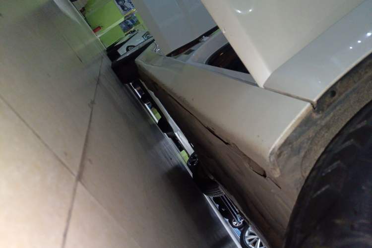 Used BMW 2 Series Gran Tourer 2018 220i Leading Model Right Side Sill