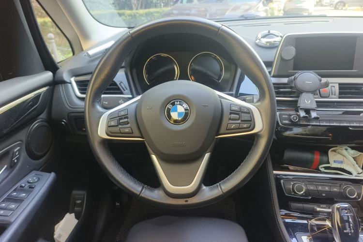 Used BMW 2 Series Gran Tourer 2018 220i Luxury Sports Package Steering Wheel