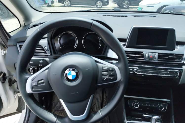 Used BMW 2 Series Gran Tourer 2018 220i Leading Model Steering Wheel