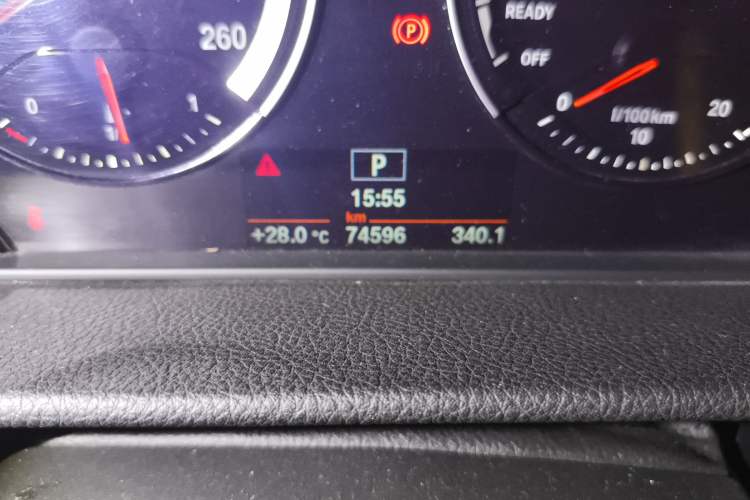 Used BMW 2 Series Gran Tourer 2019 220i Luxury Sports Package Odometer Close Up