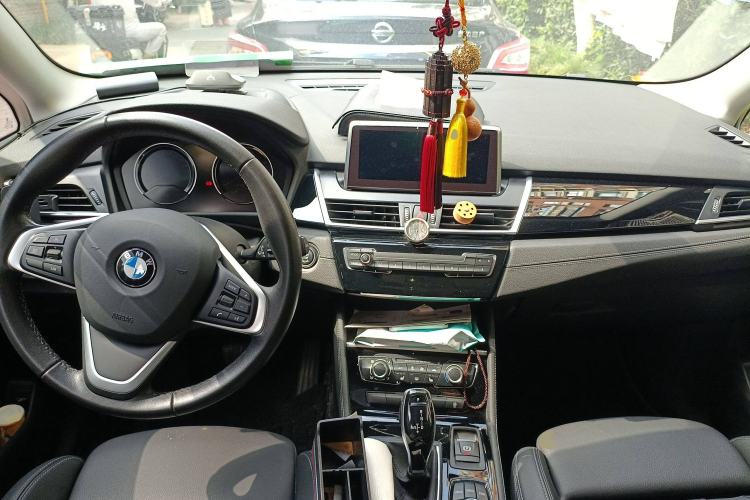 Used BMW 2 Series Gran Tourer 2019 220i Leading Model Center Console