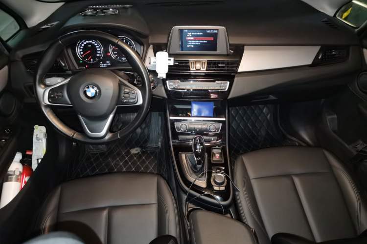 Used BMW 2 Series Gran Tourer 2019 220i Leading Model Center Console
