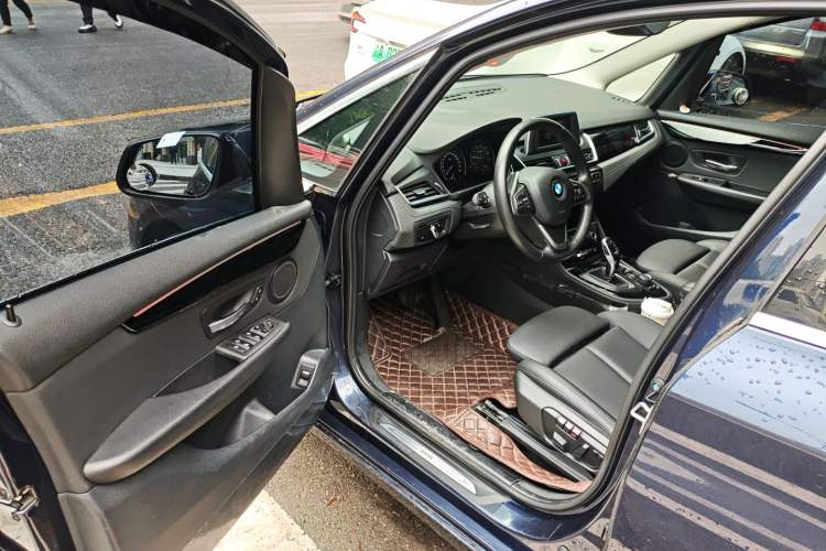 Used BMW 2 Series Gran Tourer 2019 220i Luxury Sports Package Driver Seat