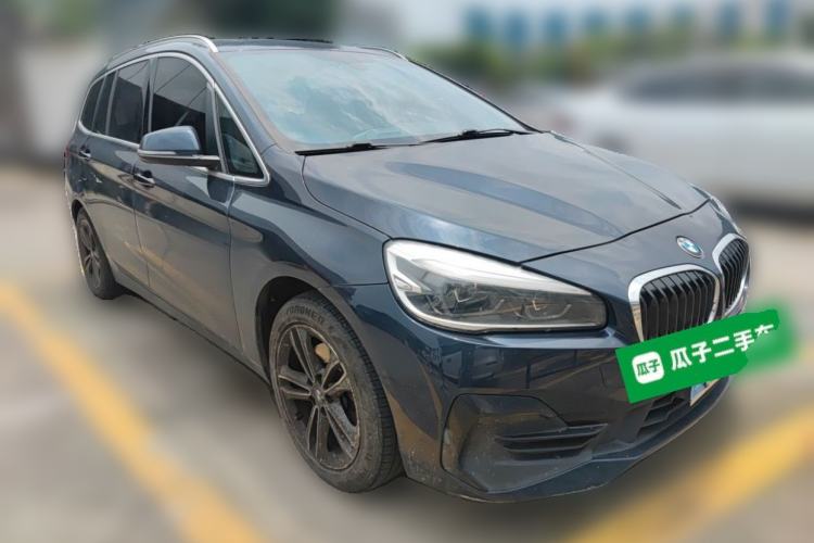 Used BMW 2 Series Gran Tourer 2019 220i Luxury Sports Package Front Right 45 Deg