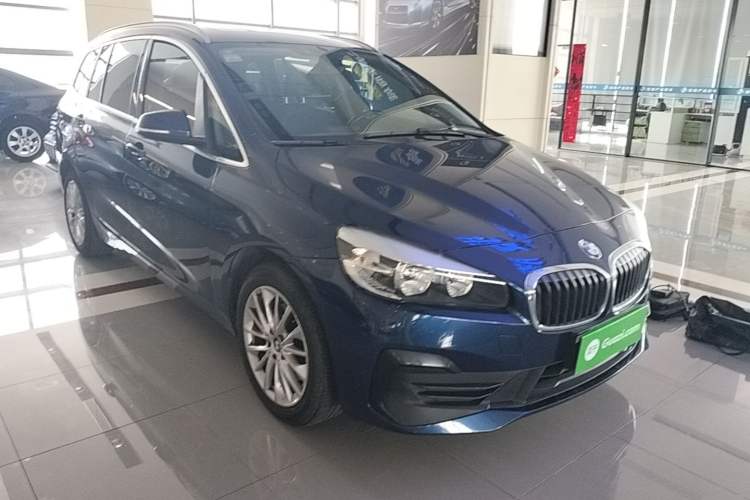 Used BMW 2 Series Gran Tourer 2019 220i Leading Model Front Right 45 Deg