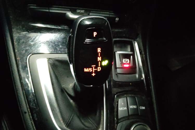 Used BMW 2 Series Gran Tourer 2019 220i Leading Model Gear Lever