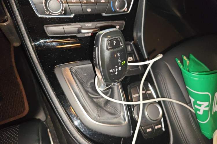 Used BMW 2 Series Gran Tourer 2019 220i Leading Model Gear Lever