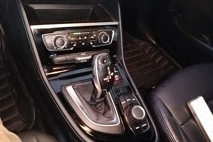 Used BMW 2 Series Gran Tourer 2019 220i Leading Model Gear Lever