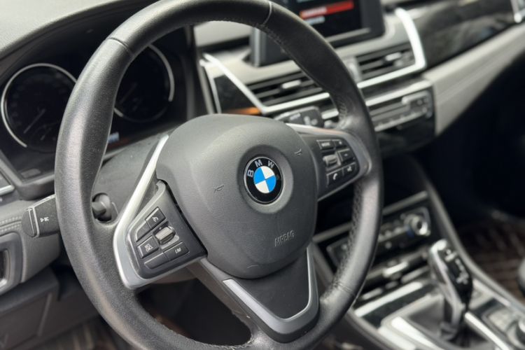 Used BMW 2 Series Gran Tourer 2019 220i Luxury Sports Package Interior 1