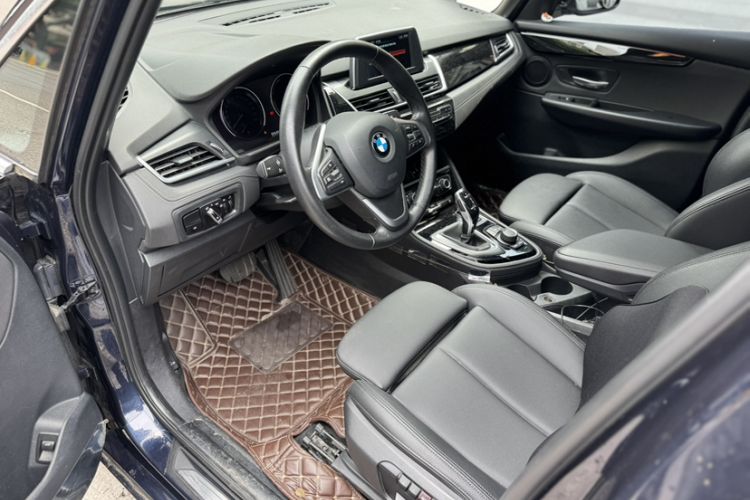 Used BMW 2 Series Gran Tourer 2019 220i Luxury Sports Package Interior 5