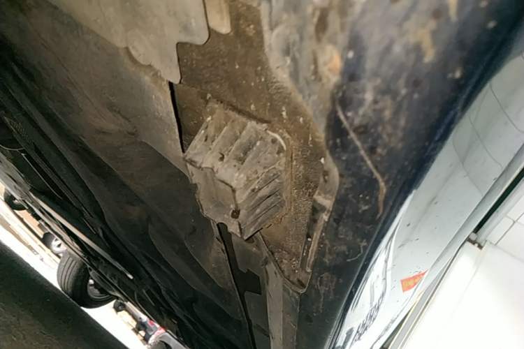 Used BMW 2 Series Gran Tourer 2019 220i Leading Model Left Side Sill