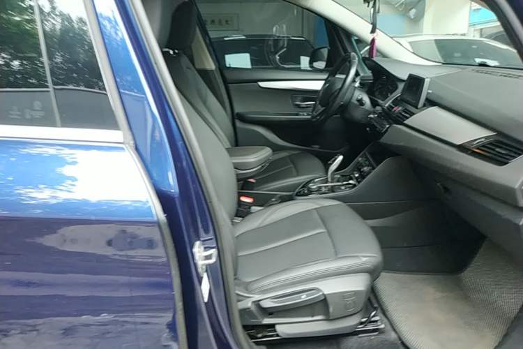 Used BMW 2 Series Gran Tourer 2019 220i Leading Model Right Front Seat