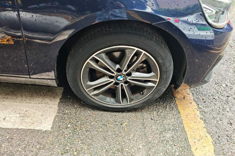Used BMW 2 Series Gran Tourer 2019 220i Luxury Sports Package Right Front Wheel Hub