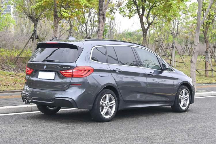 Used BMW 2 Series Gran Tourer 2019 220i Luxury Sports Package Exterior 7