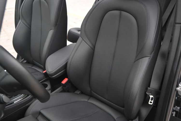 Used BMW 2 Series Gran Tourer 2019 220i Luxury Sports Package Interior 4