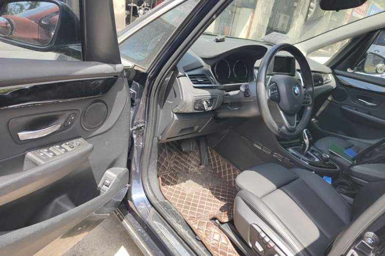 Used BMW 2 Series Gran Tourer 2019 220i Luxury Sports Package Driver Seat