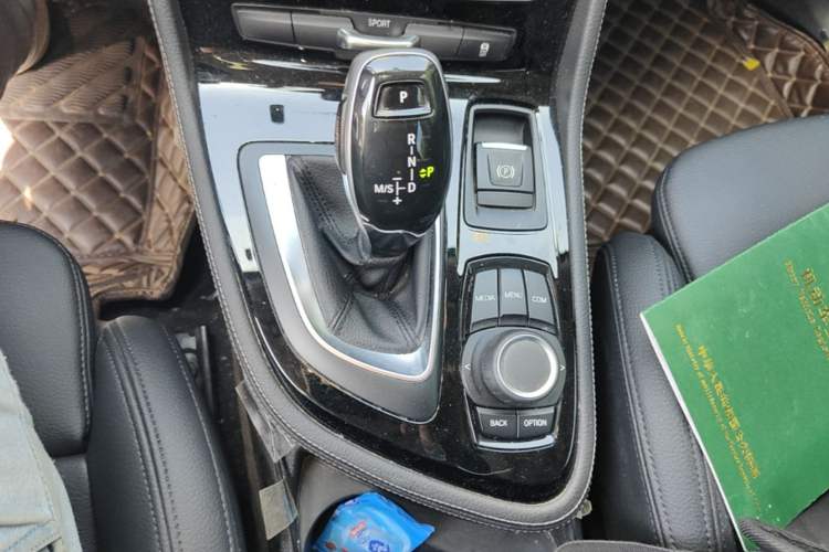 Used BMW 2 Series Gran Tourer 2019 220i Luxury Sports Package Gear Lever