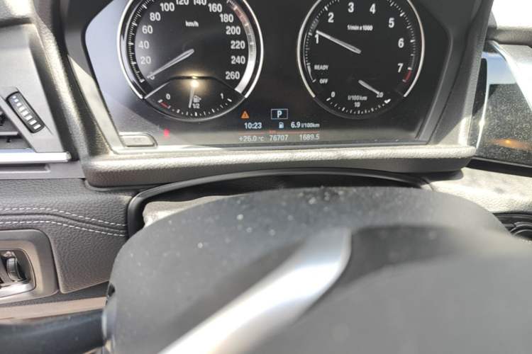 Used BMW 2 Series Gran Tourer 2019 220i Luxury Sports Package Odometer Close Up