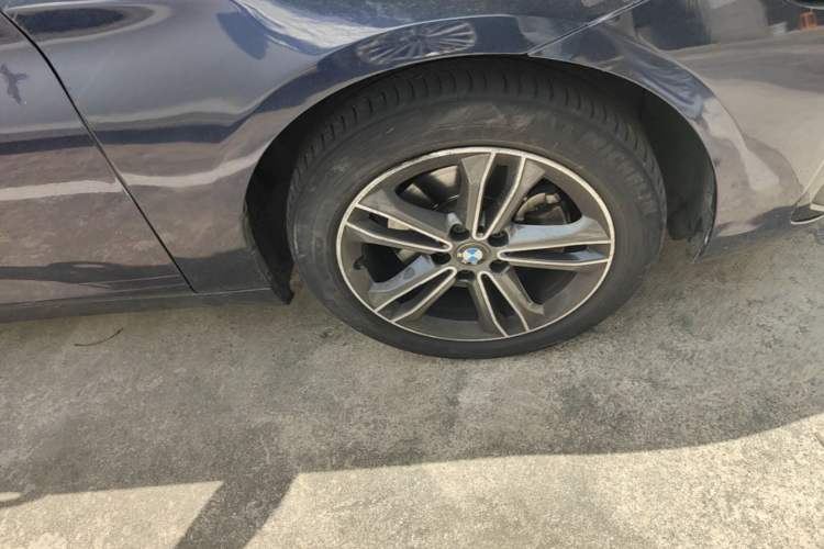 Used BMW 2 Series Gran Tourer 2019 220i Luxury Sports Package Right Front Wheel Hub
