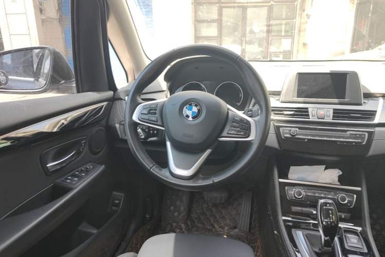 Used BMW 2 Series Gran Tourer 2019 220i Luxury Sports Package Steering Wheel