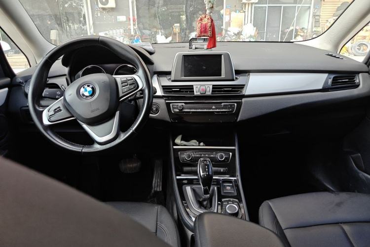 Used BMW 2 Series Gran Tourer 2019 220i Leading Model Center Console