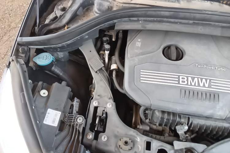 Used BMW 2 Series Gran Tourer 2019 220i Luxury Sports Package Engine Bay Right