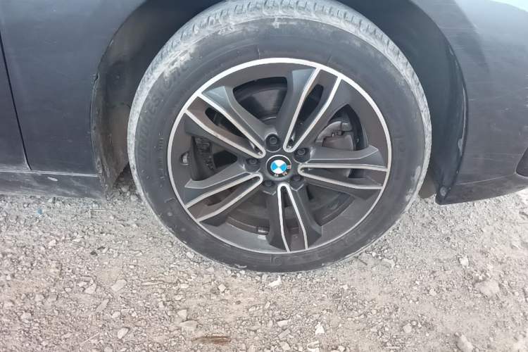 Used BMW 2 Series Gran Tourer 2019 220i Luxury Sports Package Right Front Wheel Hub