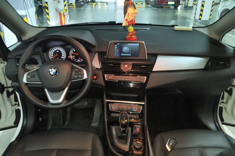 Used BMW 2 Series Gran Tourer 2019 220i Leading Model Center Console