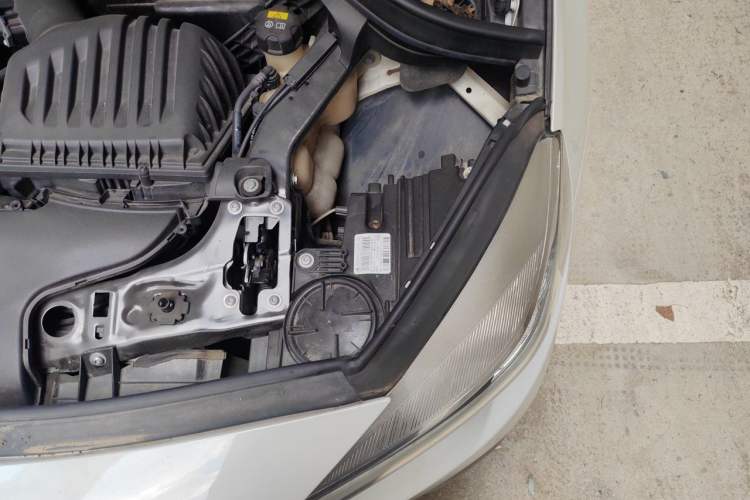 Used BMW 2 Series Gran Tourer 2019 220i Leading Model Engine Bay Left