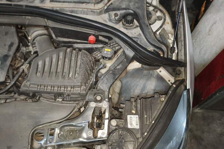 Used BMW 2 Series Gran Tourer 2019 220i Leading Model Engine Bay Left
