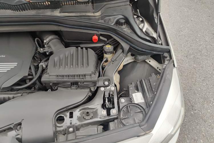 Used BMW 2 Series Gran Tourer 2019 220i Leading Model Engine Bay Left