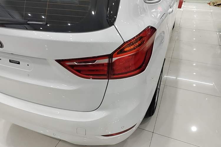 Used BMW 2 Series Gran Tourer 2019 220i Leading Model Exterior 3