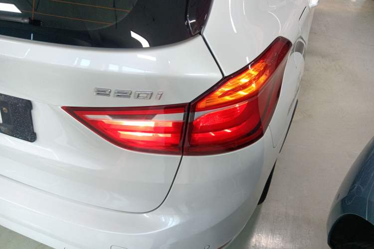 Used BMW 2 Series Gran Tourer 2019 220i Leading Model Exterior 6