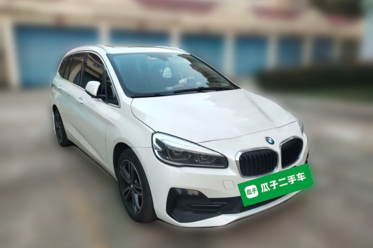 Used BMW 2 Series Gran Tourer 2019 220i Luxury Sports Package Front Right 45 Deg
