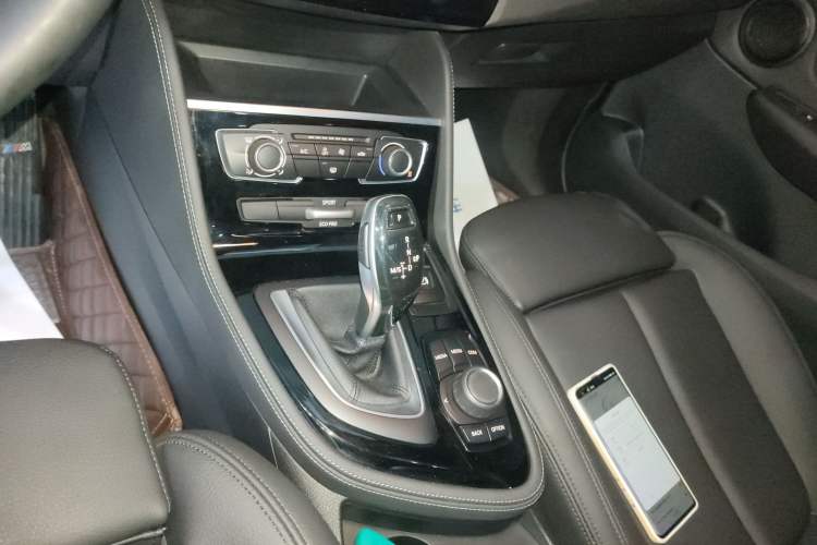Used BMW 2 Series Gran Tourer 2019 220i Luxury Sports Package Gear Lever