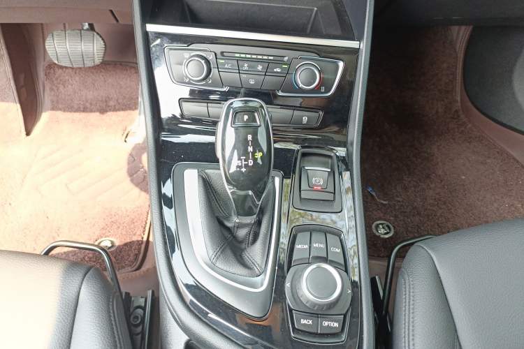 Used BMW 2 Series Gran Tourer 2019 220i Leading Model Gear Lever