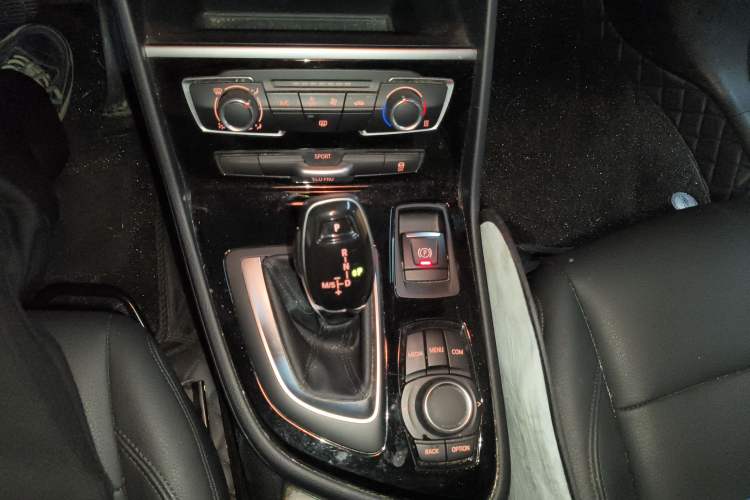 Used BMW 2 Series Gran Tourer 2019 220i Leading Model Gear Lever