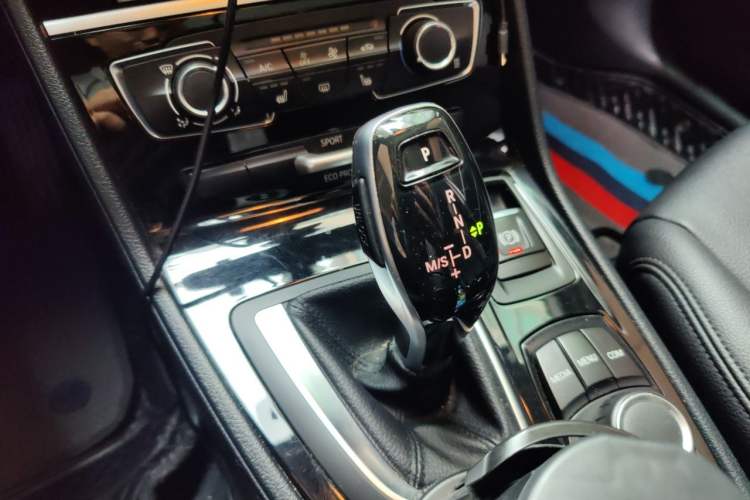 Used BMW 2 Series Gran Tourer 2019 220i Leading Model Gear Lever