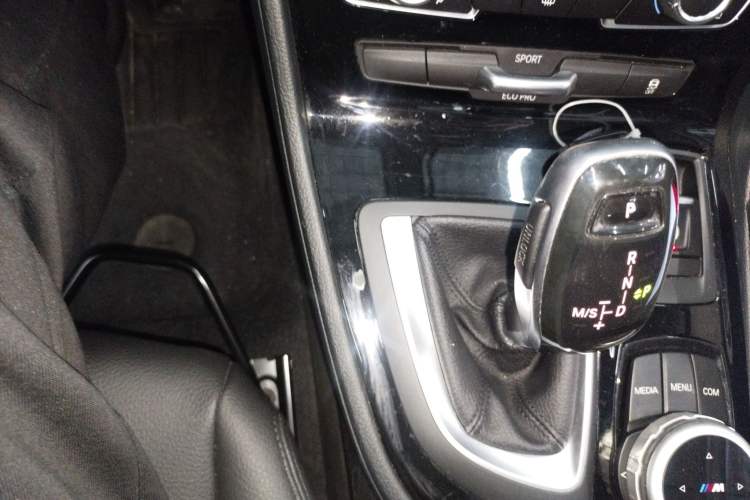 Used BMW 2 Series Gran Tourer 2019 220i Leading Model Gear Lever