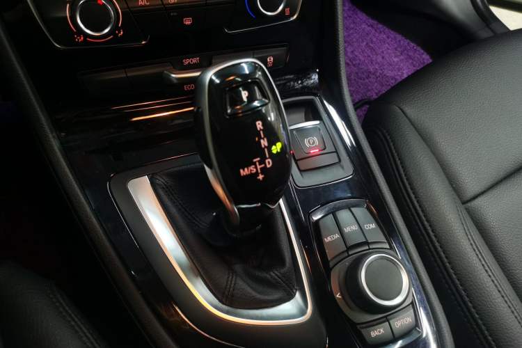 Used BMW 2 Series Gran Tourer 2019 220i Leading Model Gear Lever