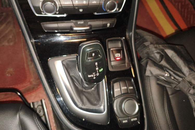Used BMW 2 Series Gran Tourer 2019 220i Leading Model Gear Lever