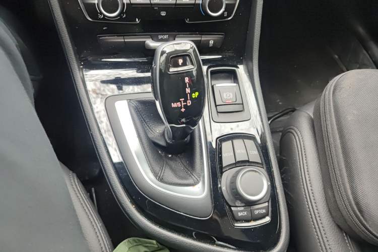 Used BMW 2 Series Gran Tourer 2019 220i Leading Model Gear Lever