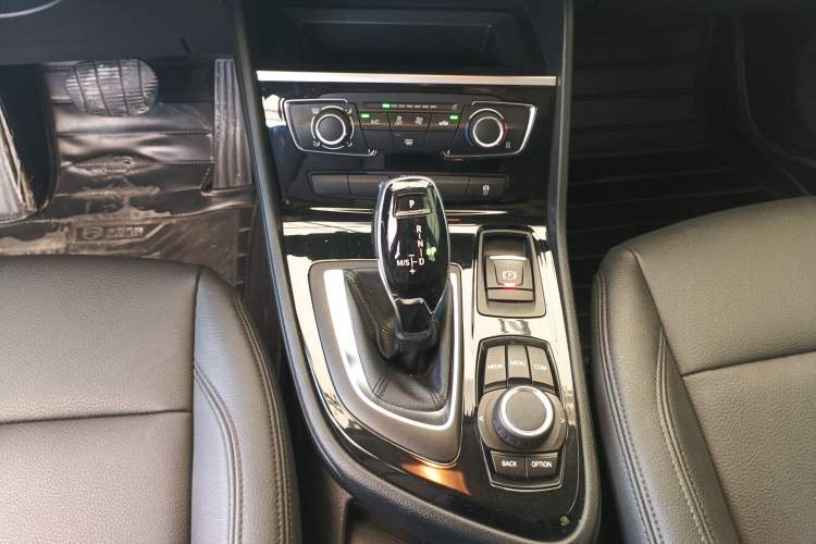Used BMW 2 Series Gran Tourer 2019 220i Leading Model Gear Lever