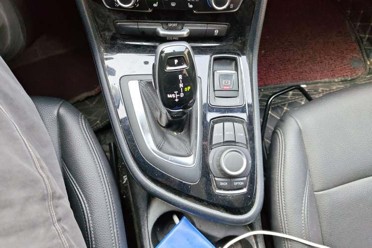 Used BMW 2 Series Gran Tourer 2019 220i Leading Model Gear Lever