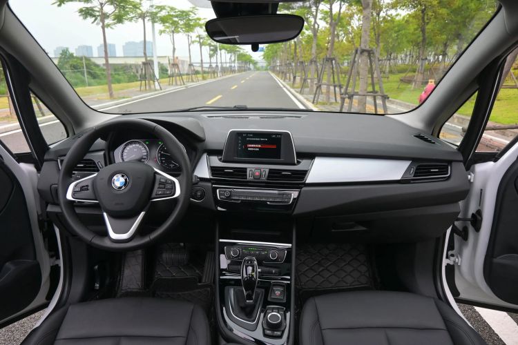 Used BMW 2 Series Gran Tourer 2019 220i Leading Model Interior 1