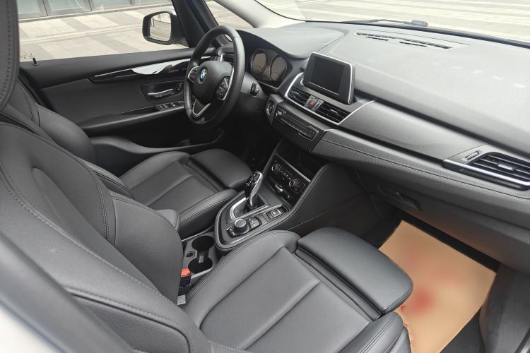 Used BMW 2 Series Gran Tourer 2019 220i Luxury Sports Package Interior 4