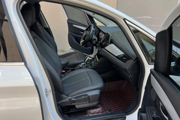 Used BMW 2 Series Gran Tourer 2019 220i Leading Model Interior 4